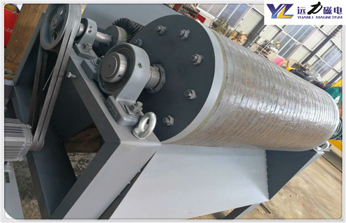 锰矿磁选机，锰矿磁选机厂家介绍关于锰矿磁选机基本特点_皮带工作原理_磁铁矿钾长石磁选机厂家倡导钾长石磁选机环保生产理念厂家 