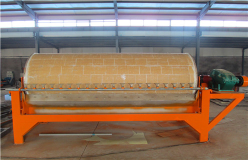 铁矿磁选机，山东铁矿磁选机工作原理磁性有多强_山东铁矿磁选机工作原理铁精粉流程及转速有什么规定